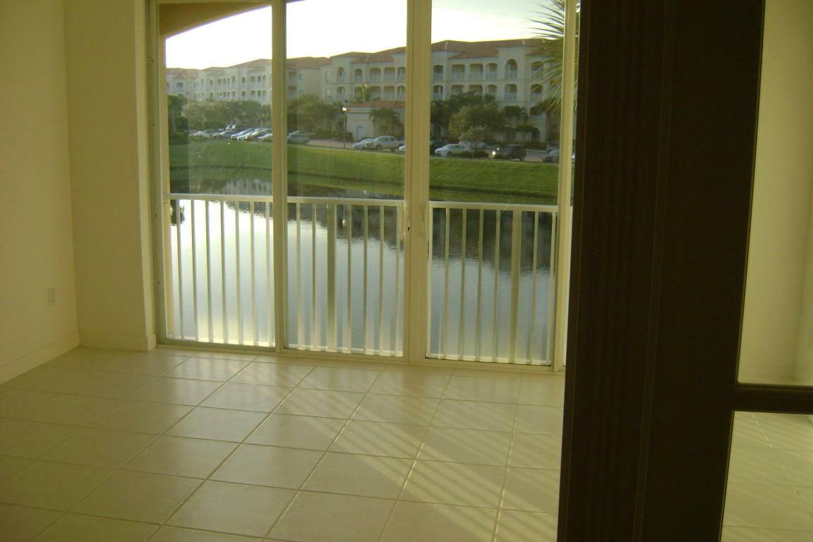 Property Photo:  1 Harbour Isle Drive E 203  FL 34949 