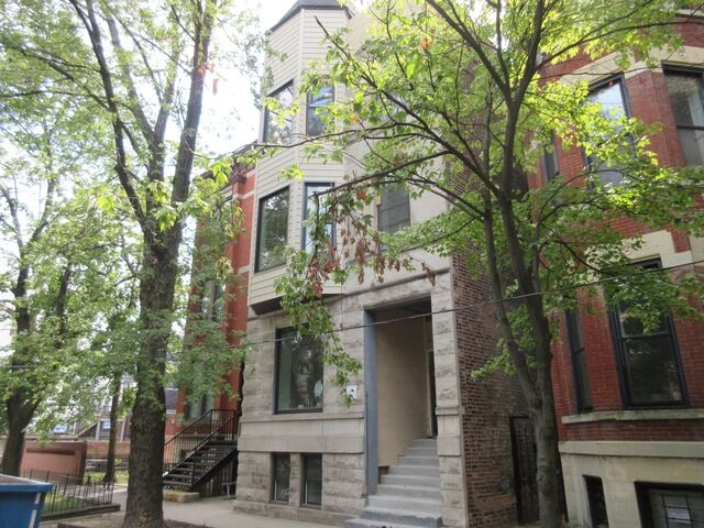 Property Photo:  2020 N Bissell Street 1F  IL 60614 