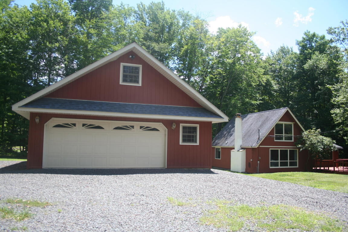 Property Photo: 112 Tomhickon Trail PA 18347