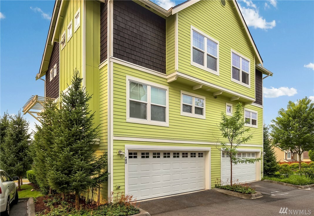 Property Photo:  15670 NE 104th Wy 101  WA 98052 