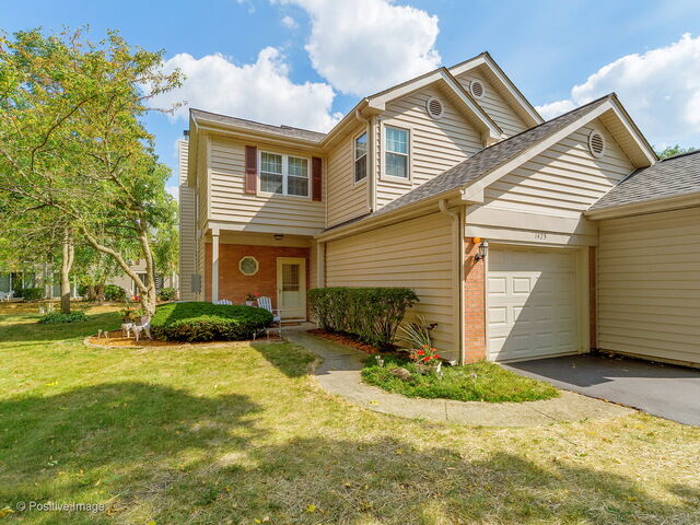 Property Photo: 1425 Golfview Drive IL 60139