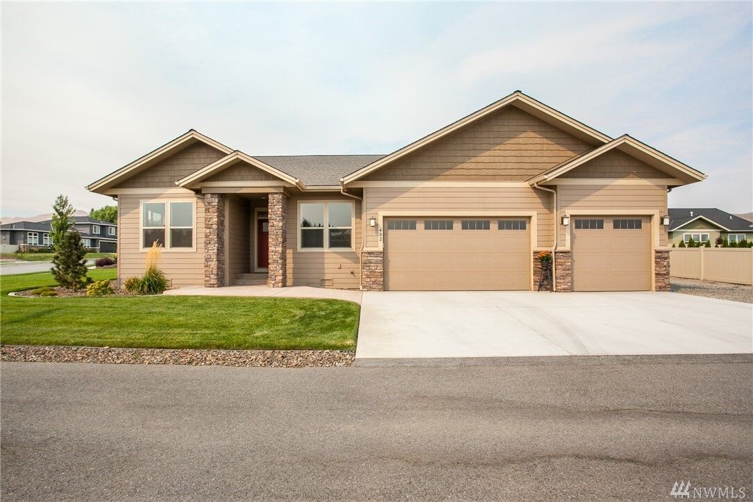 Property Photo:  432  Erika Lane  WA 98801 