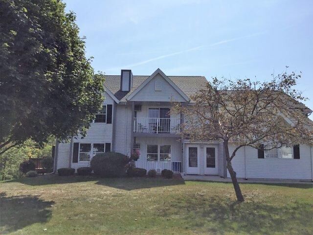 Property Photo:  2140 Marie Ct 3  WI 53095 