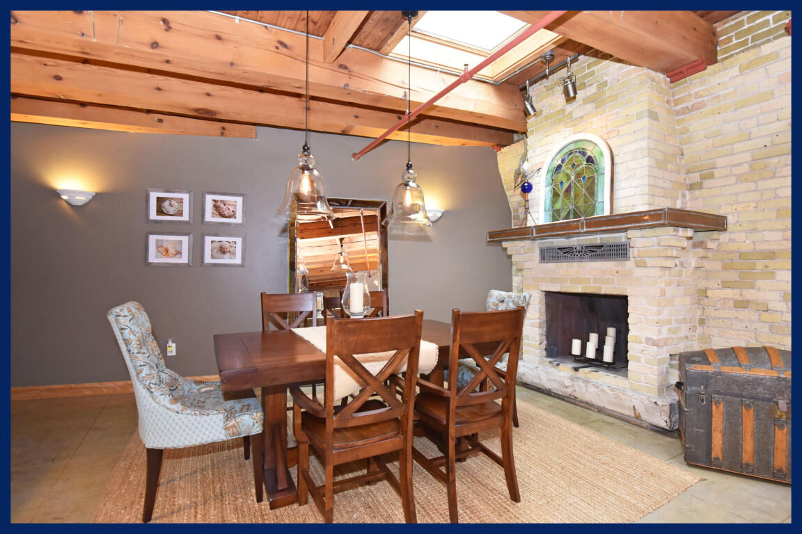 Property Photo:  904 E Pearson St 212  WI 53202 