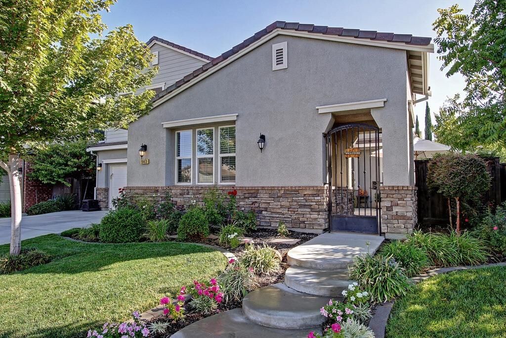 Property Photo: 943 Station House Lane CA 95765
