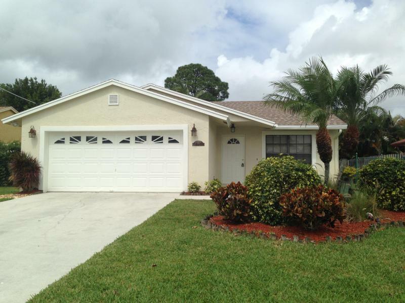 Property Photo: 6225 Mullin Street FL 33458