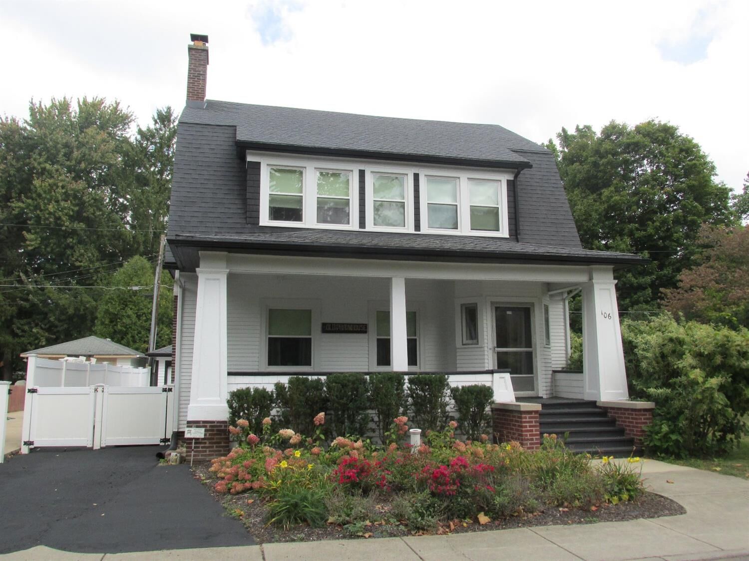 Property Photo:  106 Franklin Court  IN 46350 