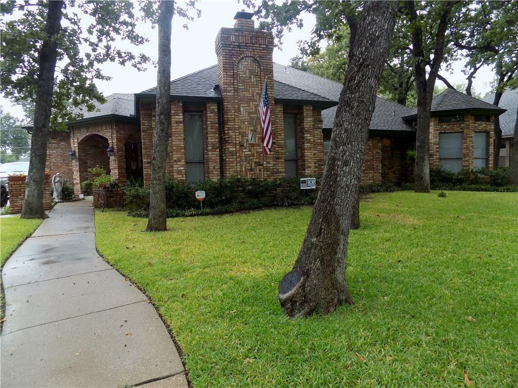 Property Photo: 1914 Mill Run Drive TX 76006