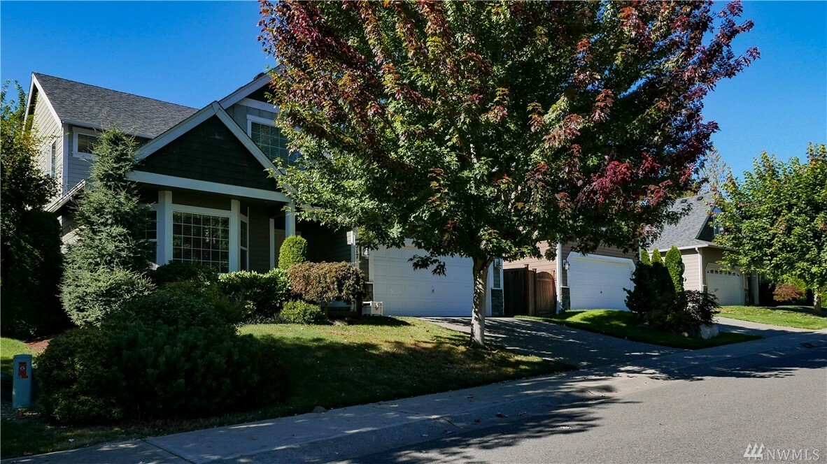 Property Photo:  317 Yakima Place SE  WA 98059 