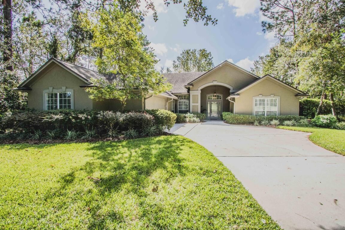 Property Photo:  1801 Commodore Point Drive  FL 32003 