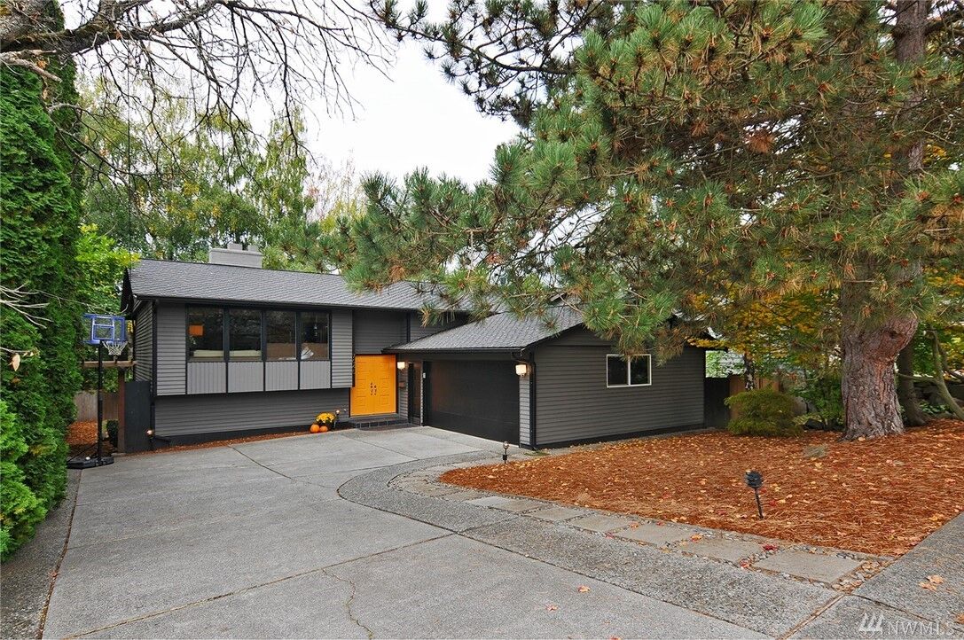 Property Photo:  7045 40th Ave NE  WA 98115 