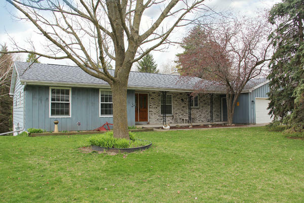 Property Photo:  215 Brookview Ave  WI 53001 