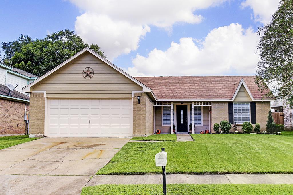 Property Photo: 3703 Sunshine Lane TX 77505
