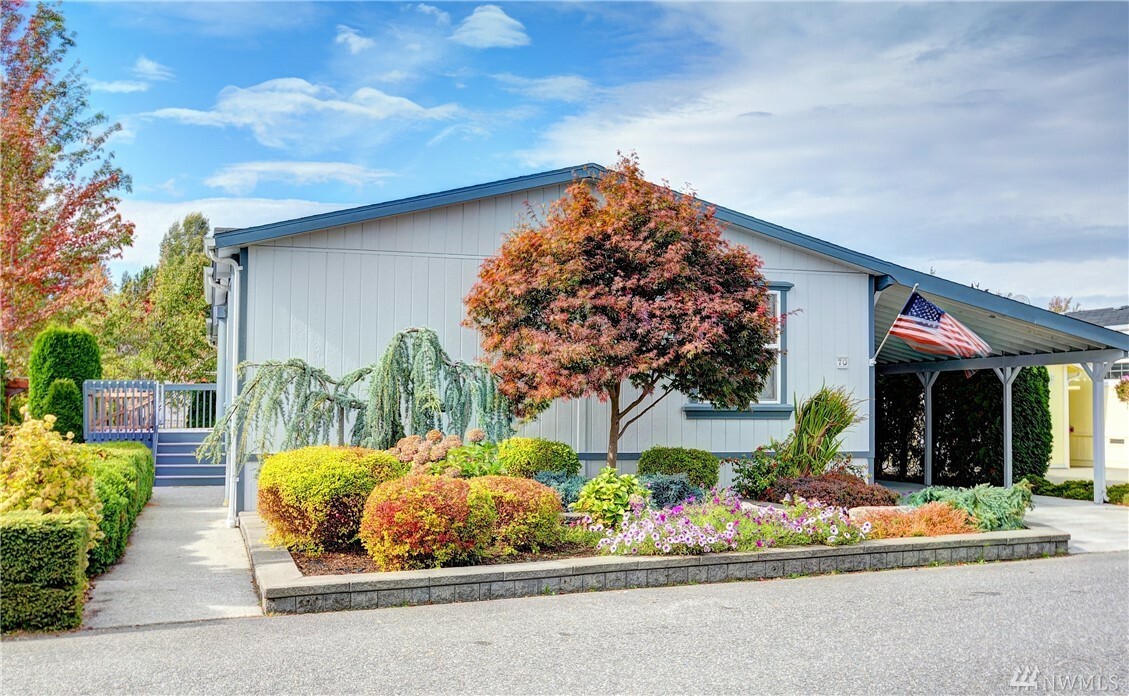 Property Photo:  14727 43rd Ave NE 70  WA 98271 