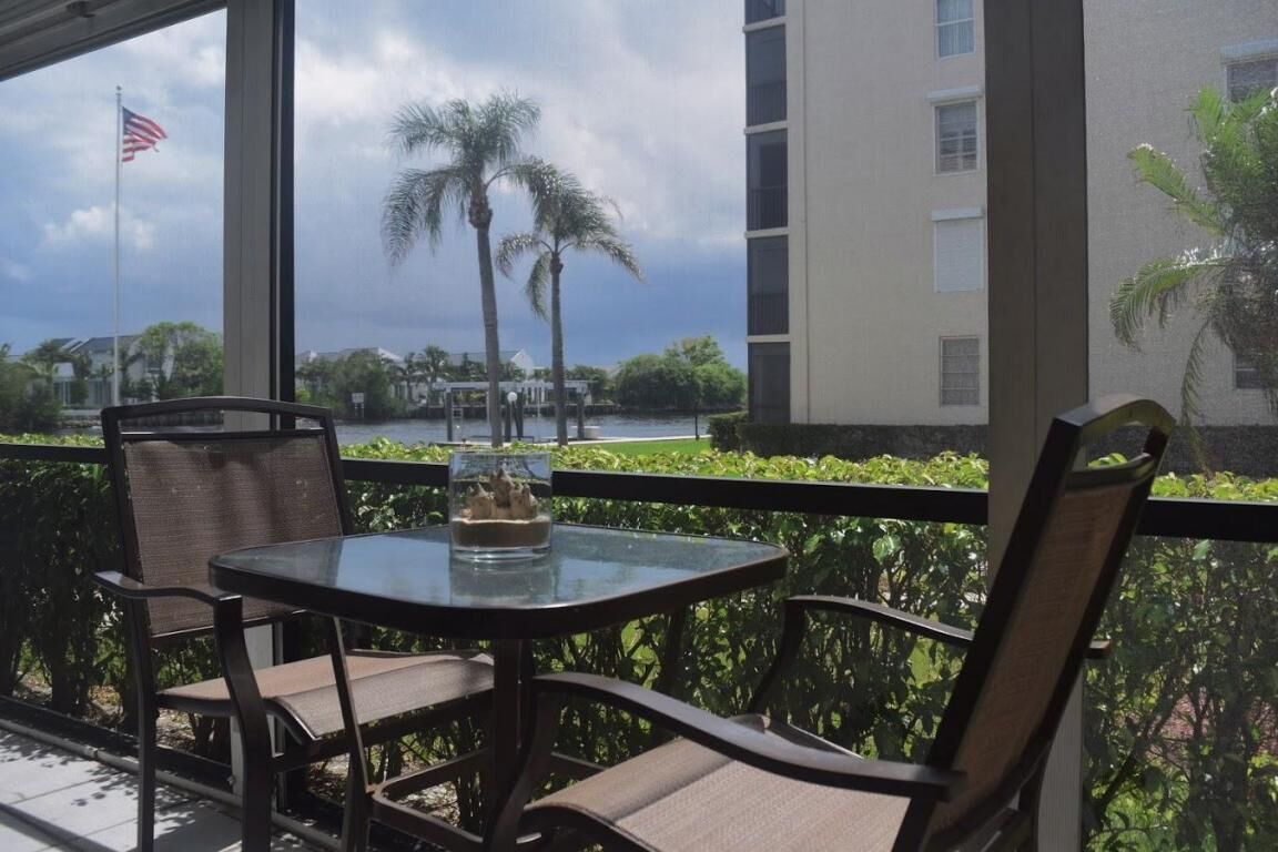 Property Photo: 760 E Ocean Avenue 106 FL 33435