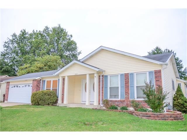 Property Photo:  203 Laurelwood   63376 