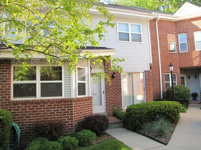 Property Photo: 2588 N Farwell Ave WI 53211-4119