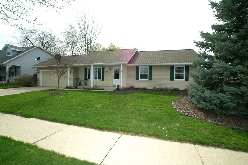 Property Photo:  108 Deer Ridge Dr  WI 53095-5326 