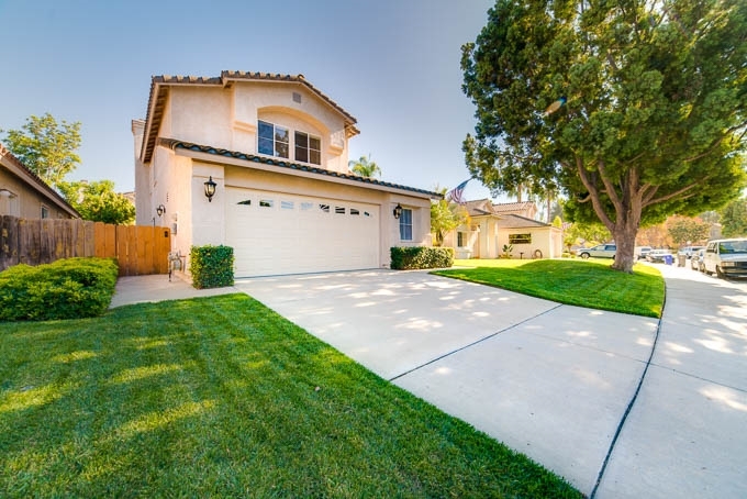 Property Photo:  852 Essence Ave  CA 92057 