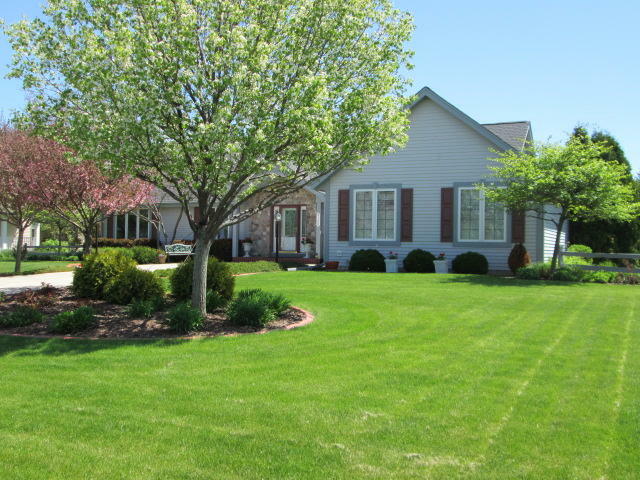 Property Photo: 6160 S Preston Ln WI 53151