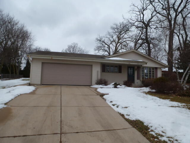 Property Photo:  630 Elliot Dr  WI 53182 