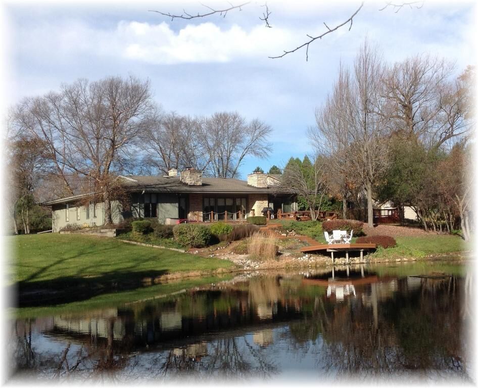 Property Photo: 2735 Fenceline Rd WI 53406-1801