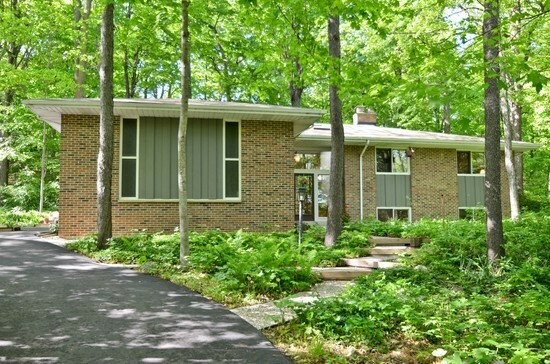 Property Photo:  1928 Fairhaven Dr  WI 53012 