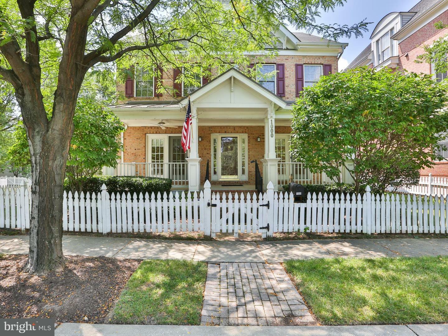 Property Photo: 1000 Havencrest Street MD 20850