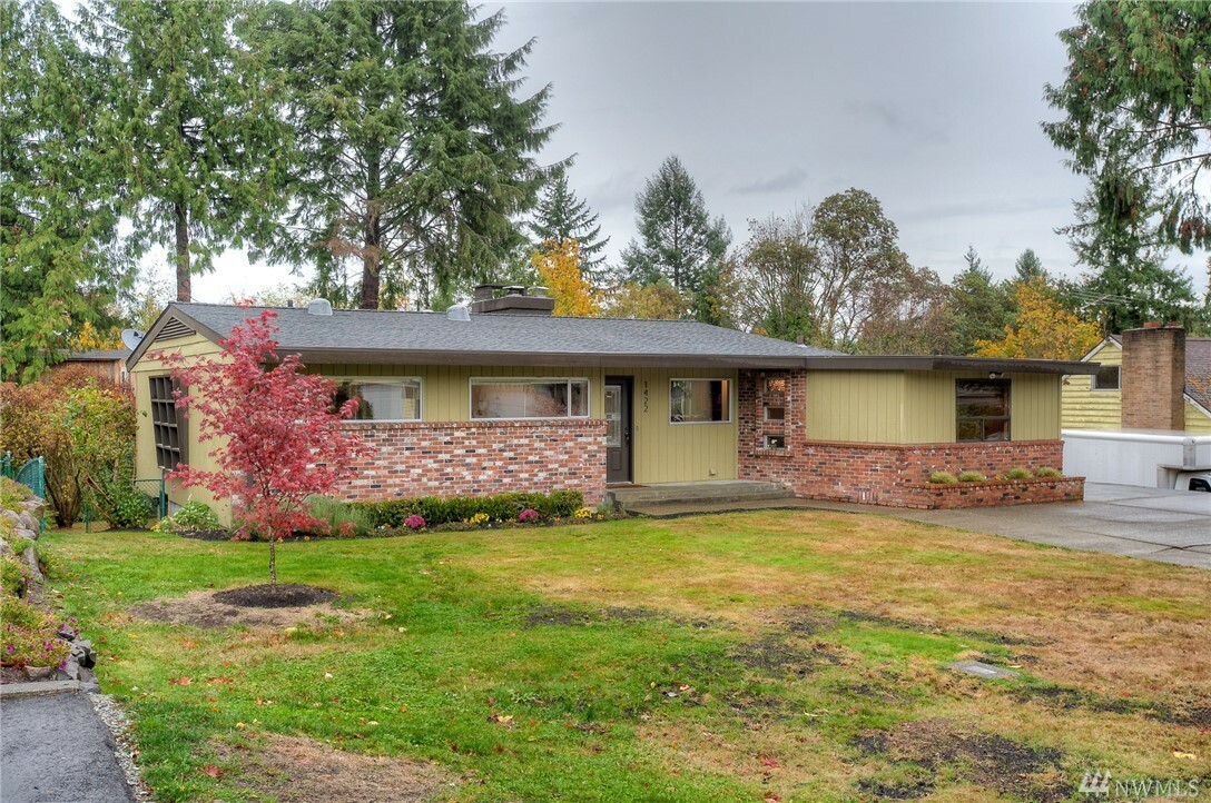 Property Photo:  1422 SW 143rd St  WA 98166 