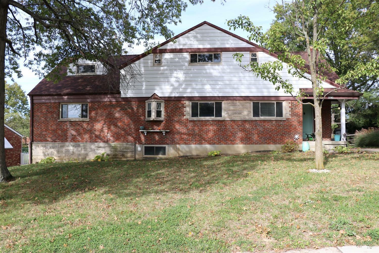 Property Photo:  2854 Robers Avenue  OH 45239 