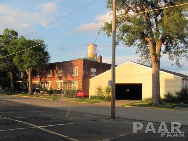 Property Photo:  147 White Court  IL 61520 