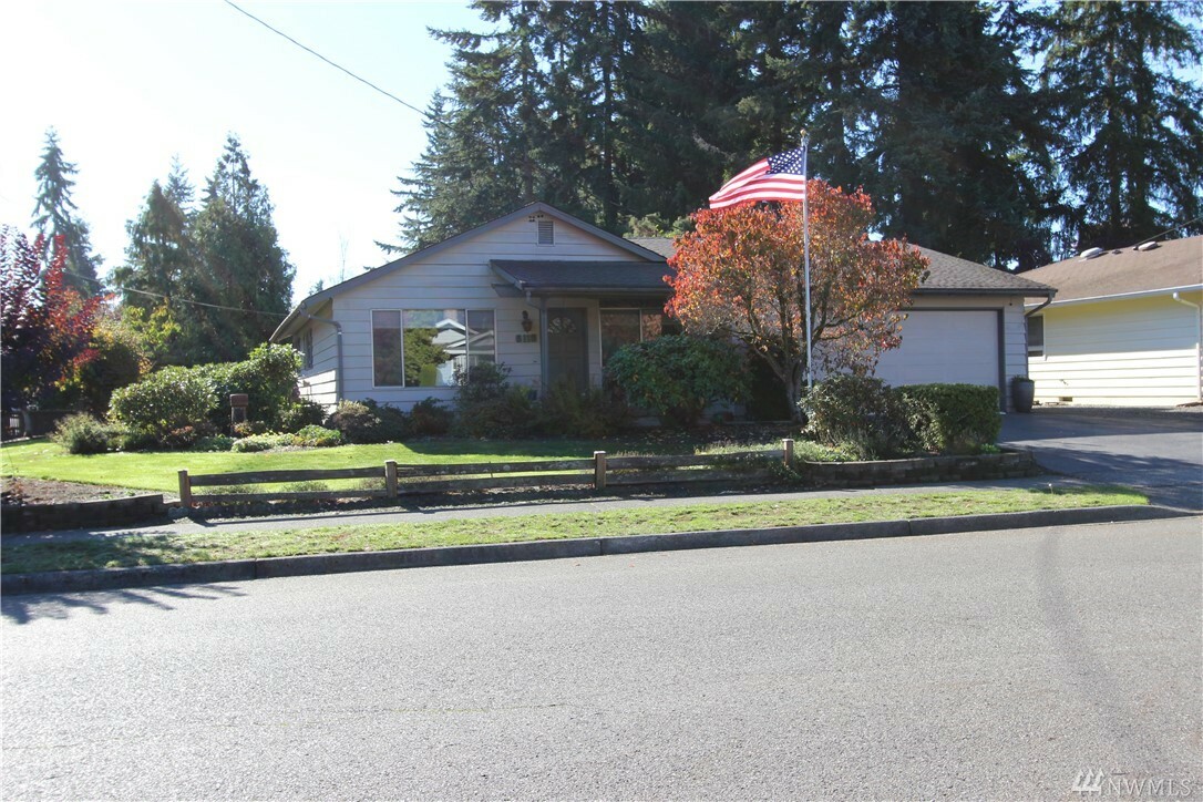 Property Photo:  6118 185th St SW  WA 98037 