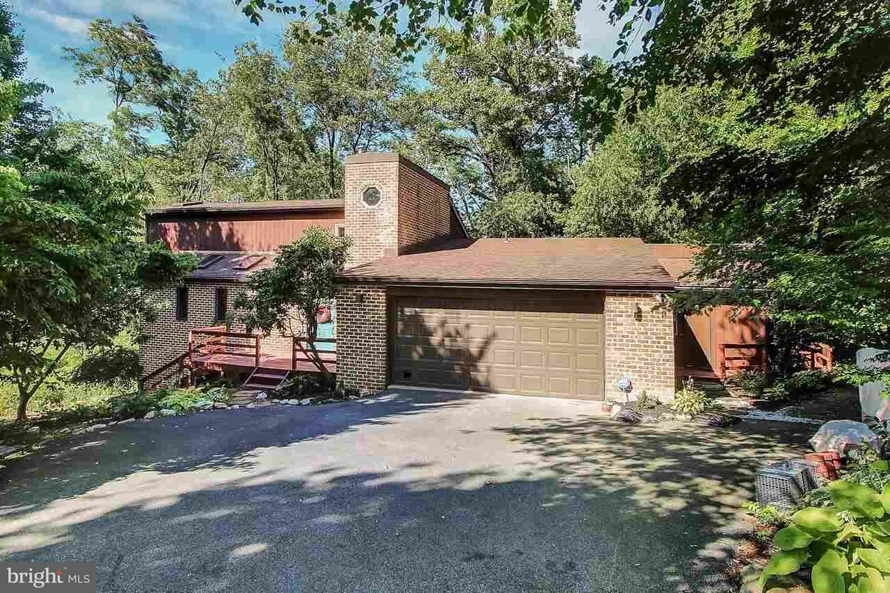 Property Photo:  1565 Parkview Road  PA 17406 