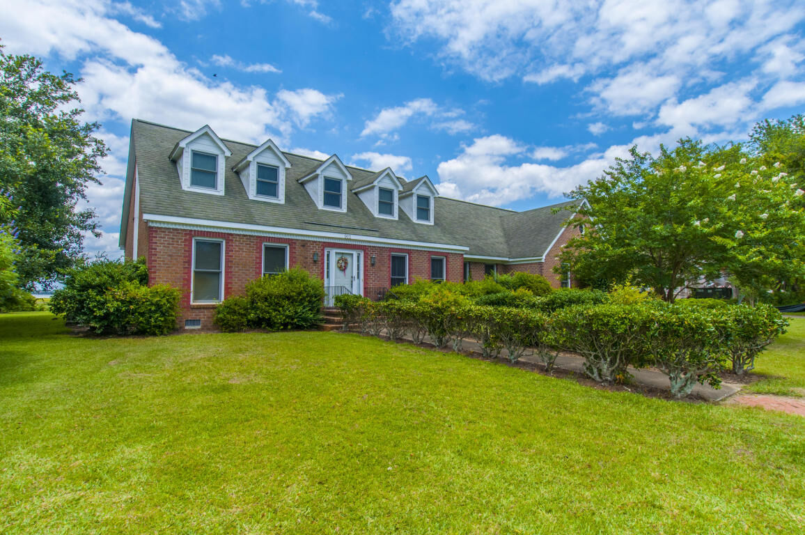 Property Photo: 911 White Point Blvd SC 29412