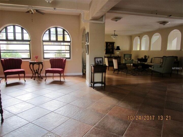 Property Photo:  130 4th Avenue N 314  FL 33701 