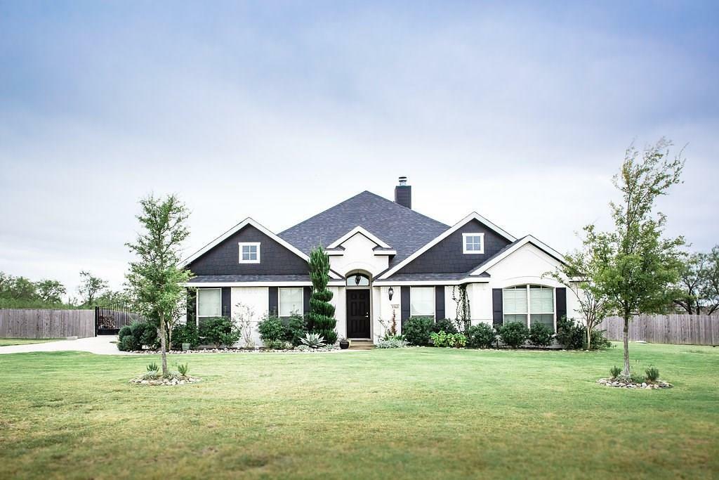 Property Photo:  3360 Serene Drive  TX 76065 