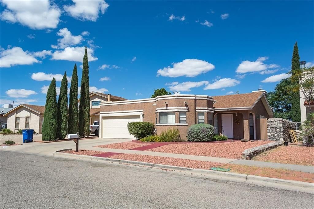Property Photo: 563 Dorsey Drive TX 79912