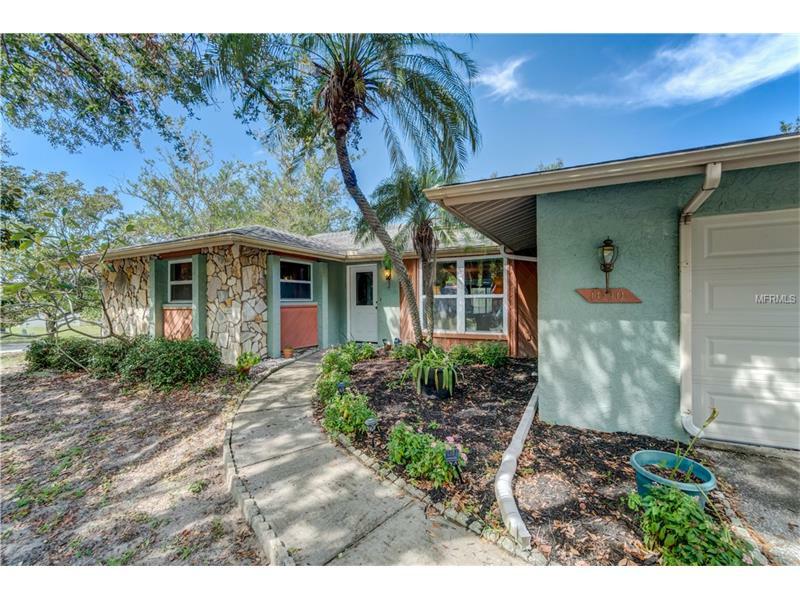 Property Photo: 1030 Persimmon Drive FL 34683