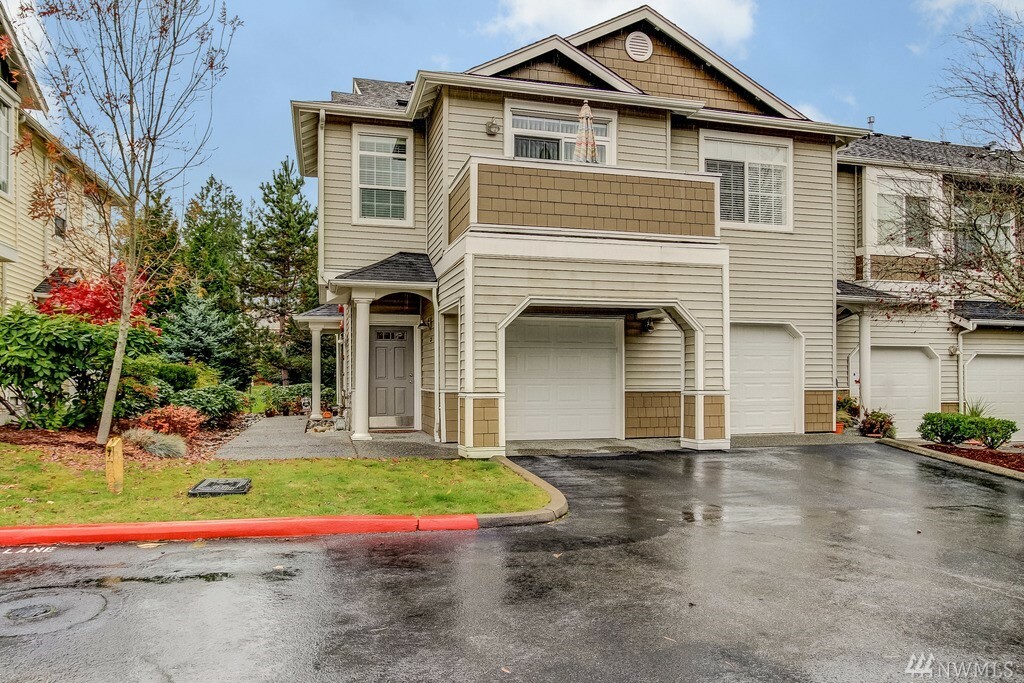 Property Photo:  1855 Trossachs Blvd SE 503  WA 98075 