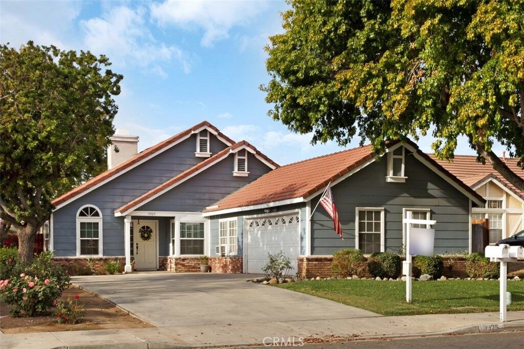 Property Photo:  9925 Rhinelander Drive  CA 92503 
