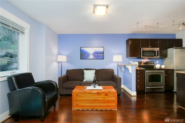 Property Photo:  120 NW 39th Street 104  WA 98107 