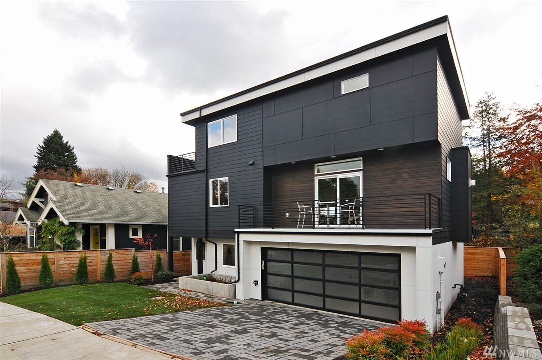 Property Photo: 3111 E Jefferson St WA 98122