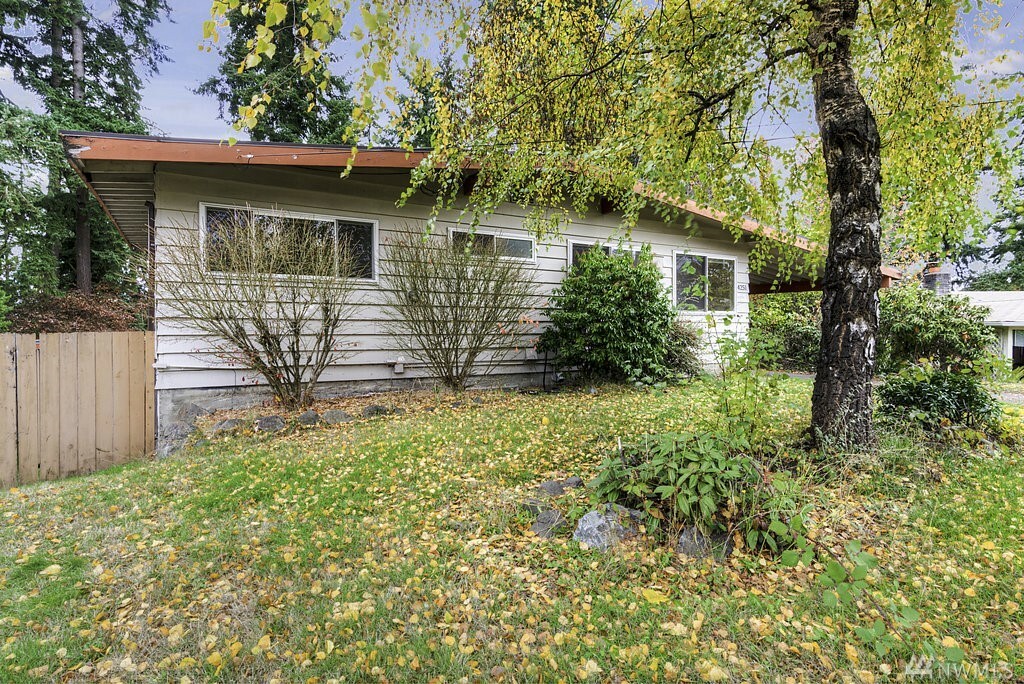 Property Photo:  4251 151st Ave SE  WA 98006 