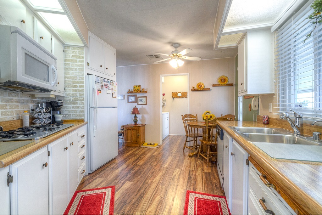 Property Photo: 1219 E Barham Dr #31 CA 92078