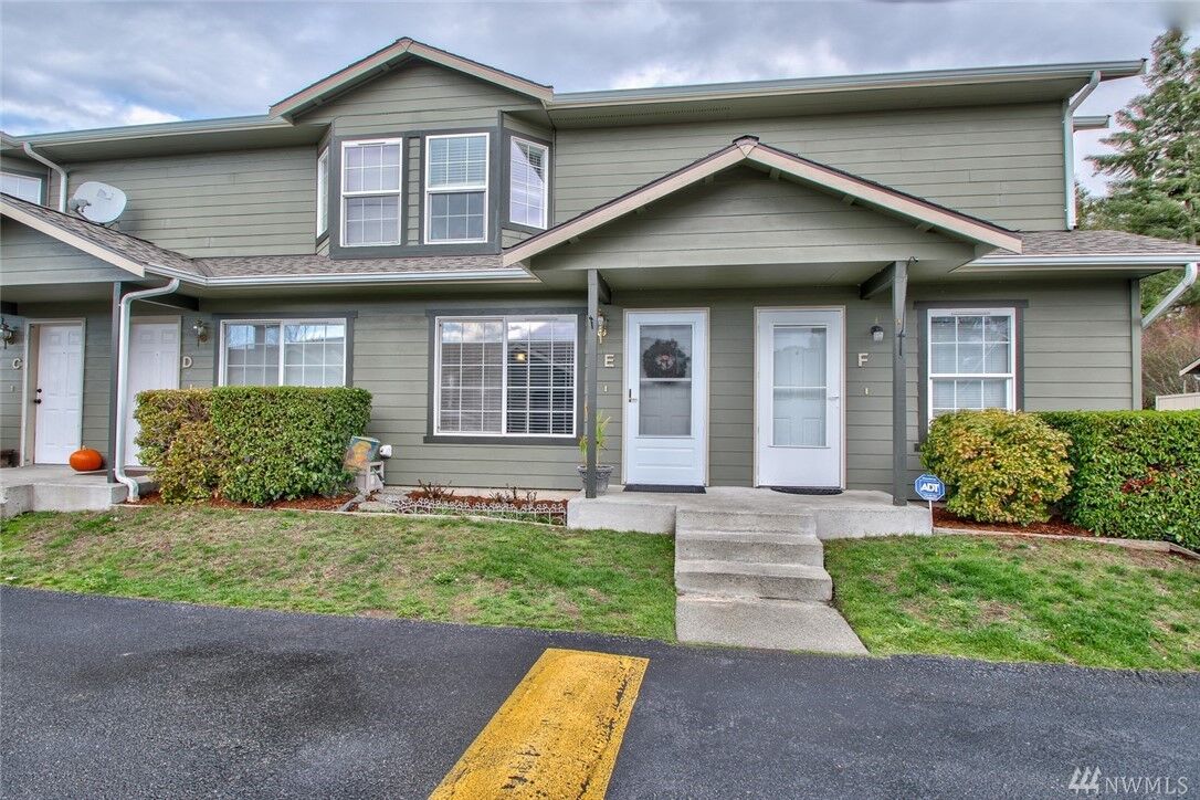 Property Photo: 811 S Laventure Rd E WA 98274