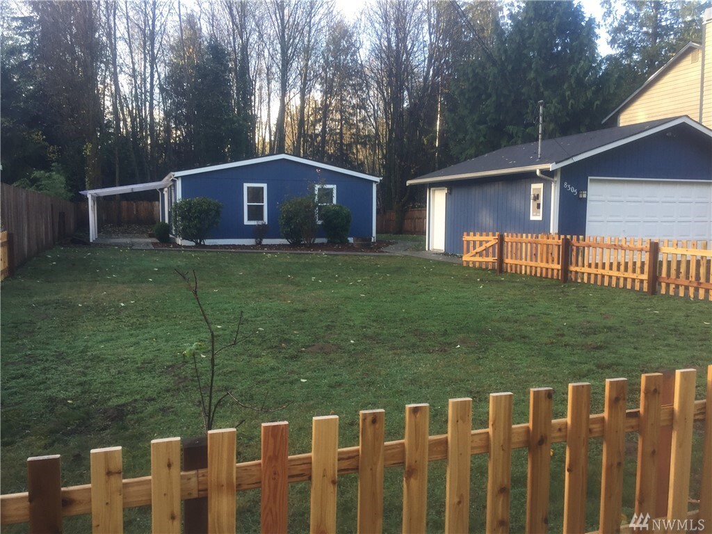 Property Photo: 8305 NE Beachwood Ave WA 98370