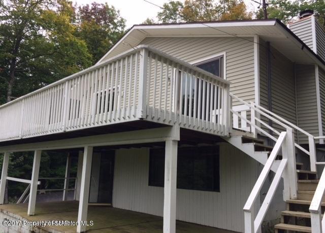 Property Photo: 209 Wilcrest Road PA 18444