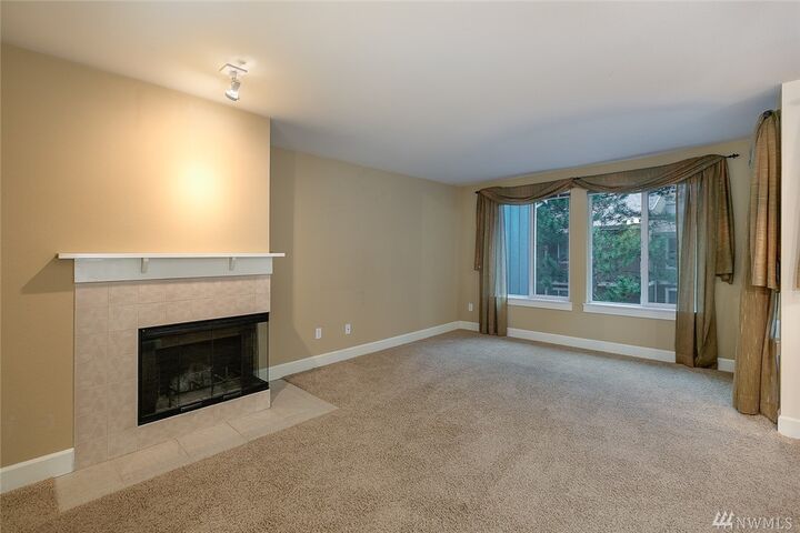 Property Photo:  300 N 130th Street 5302  WA 98133 
