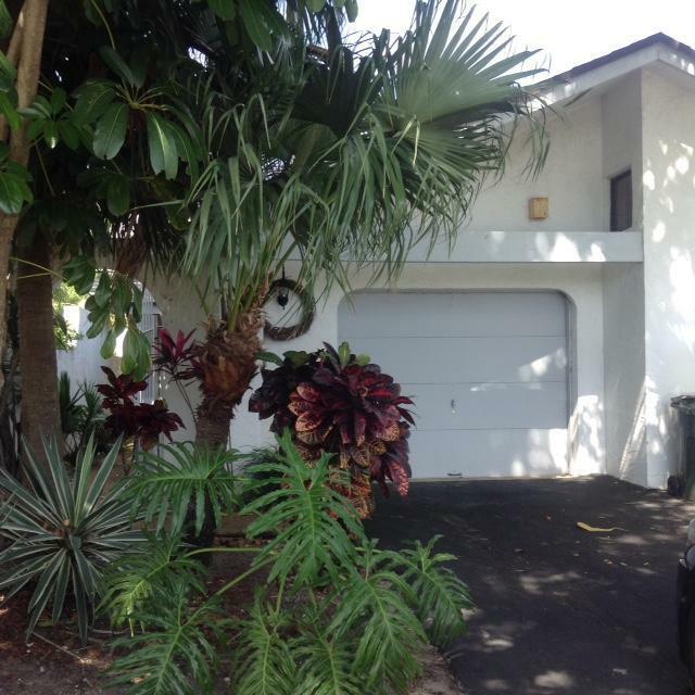 Property Photo:  820 NW NW 21st Way  FL 33445 