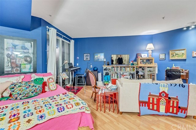 Property Photo: 160 S Hudson Avenue 101 CA 91101